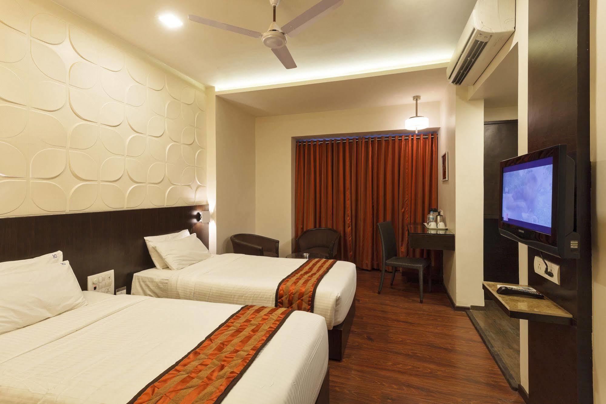 Citrus Hotel Kolhapur Exterior foto